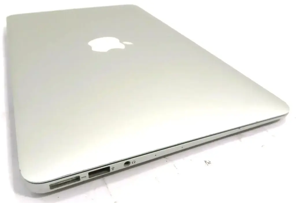 Apple MacBook Air 11.6" A1465 Early 2014 Intel Core i5 1.4GHz 4GB DDR3 128GB SSD Silver A Grade ( Refurbished )